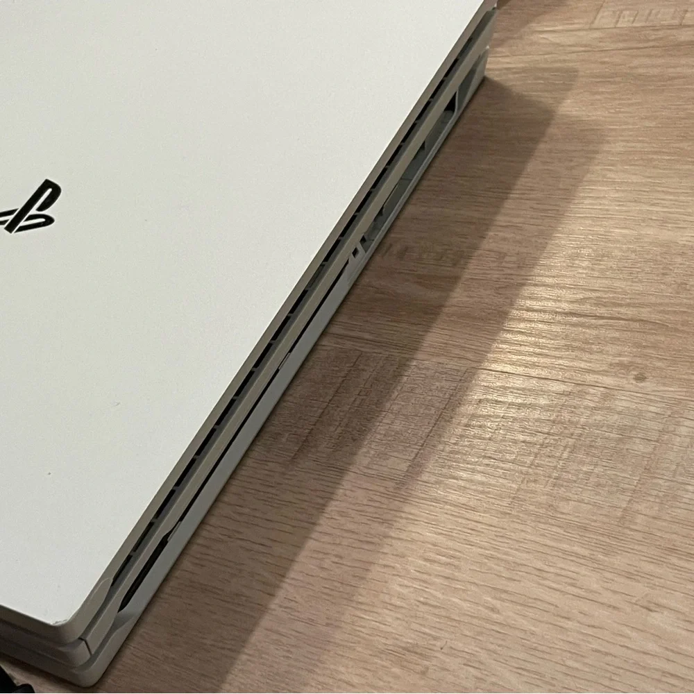 Sony PlayStation 4 Pro - White (PS4 PRO)
